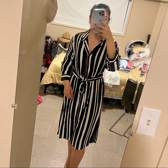 Dress - Picture 2 of 4